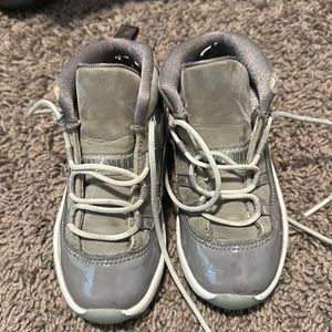 Grey Jordan’s size 9